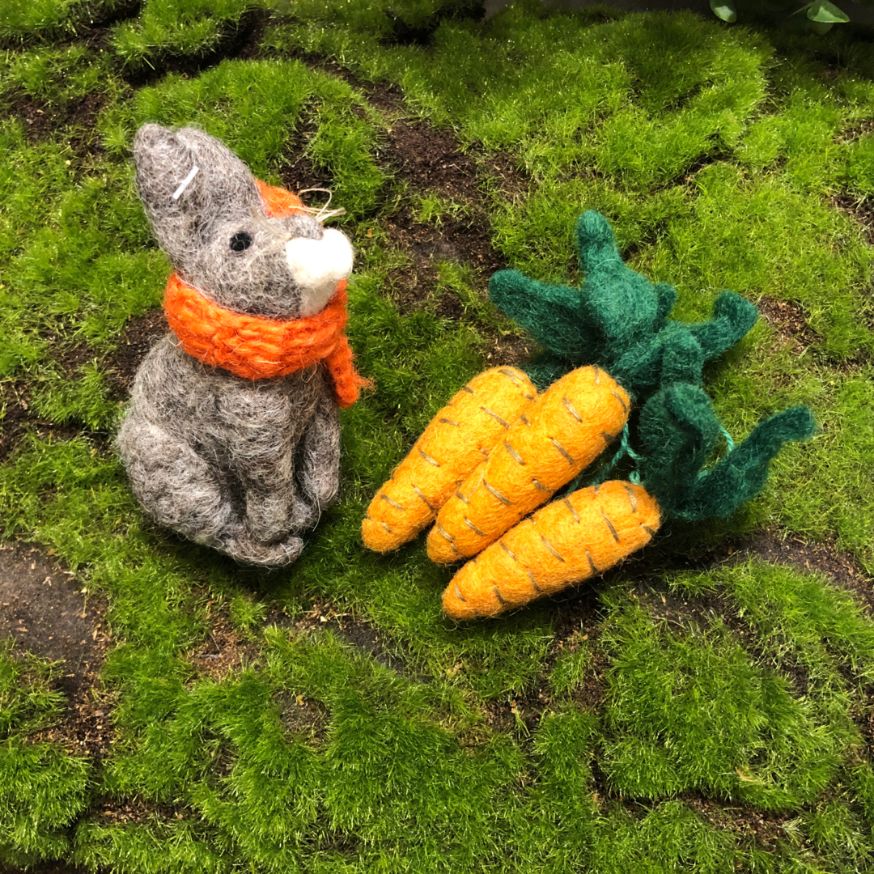 Handmade Hanging Carrots (Set of 5) Biodegradable Hanging Easter Decoration