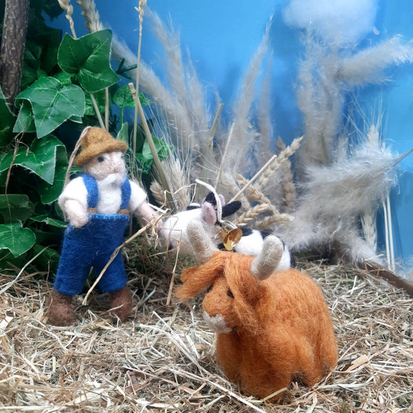 Handmade Biodegradable Hanging Felt Highland Cow Decoration