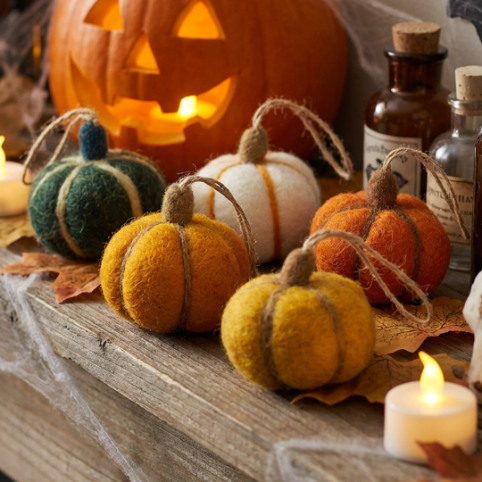 Handmade Felt Hanging Halloween Pumpkins (Set of 5) Hanging Decorations