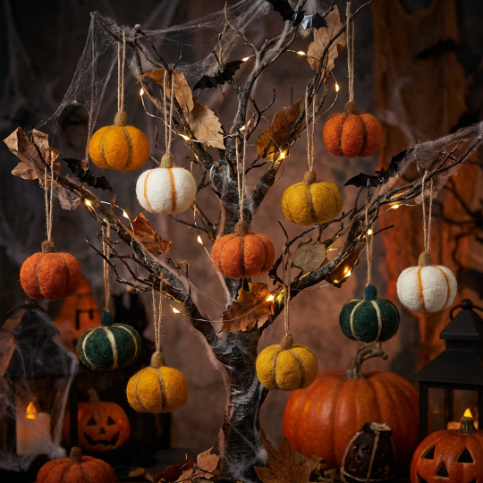 Handmade Felt Hanging Halloween Pumpkins (Set of 5) Hanging Decorations